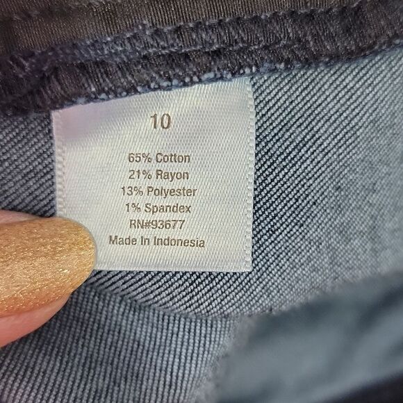 a.n.a. A new approach. Like New.  Size 10. Skinny. - Picture 7 of 8